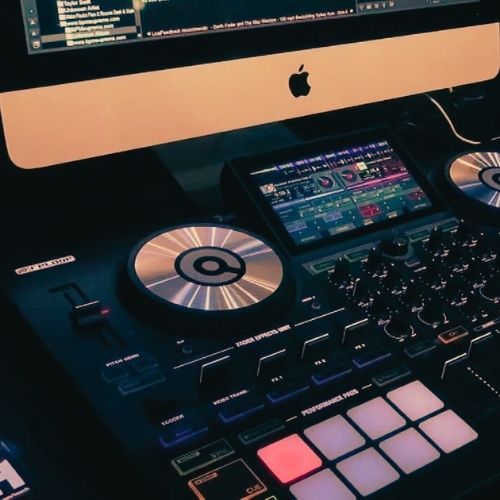 DJ Equipment AVECorp